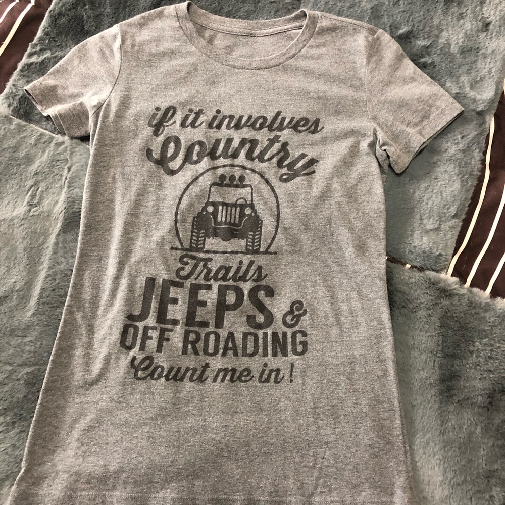 XS Jeep/off-roading T-shirt!